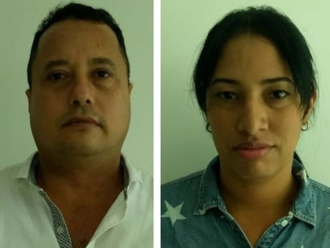 Se entregaron ante la Fiscalía hermano y sobrina de alias “Gavilán”. Foto: Cortesía Fiscalía