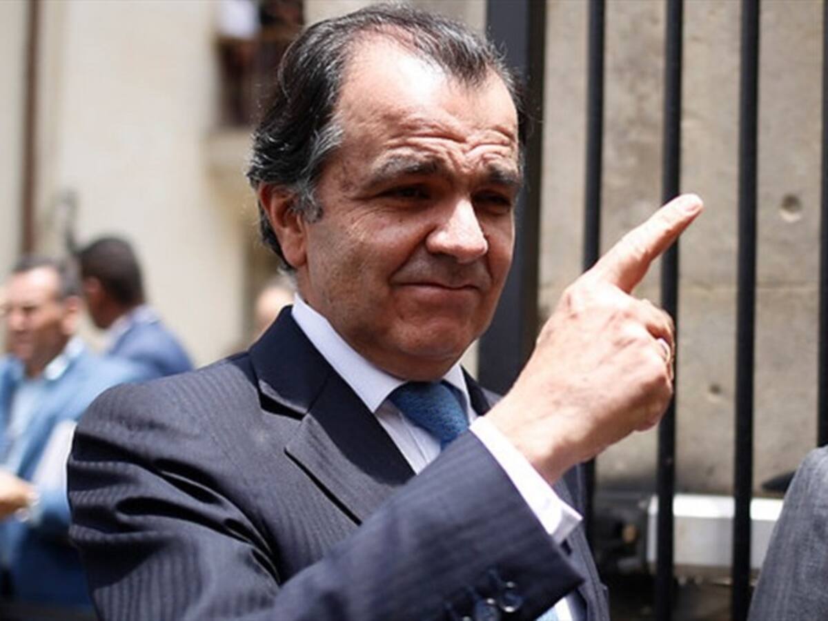 Óscar Iván Zuluaga admite que conoce a abogado que amenazó a Matador