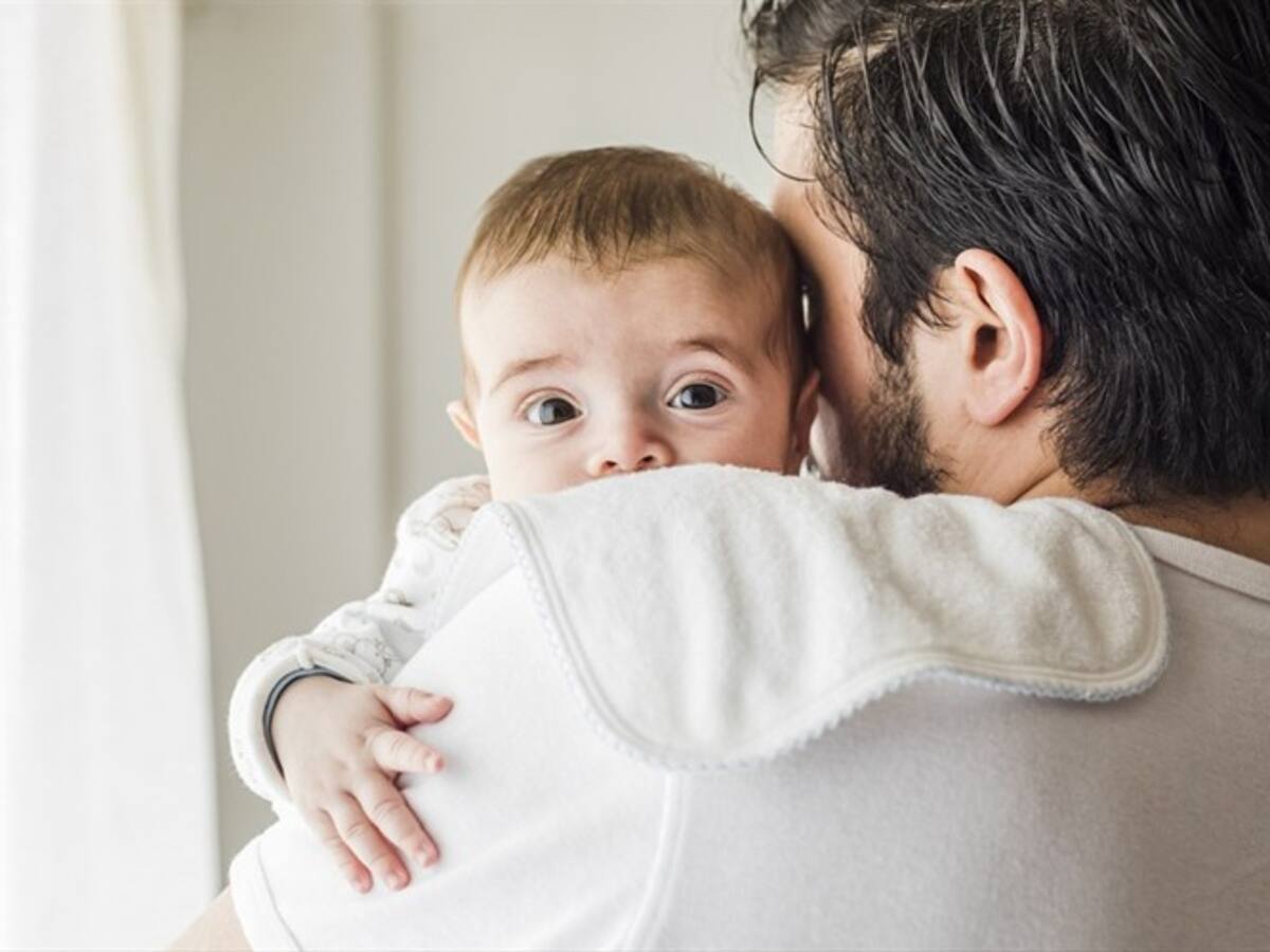 El primer papá colombiano que recibe licencia de paternidad por seis meses