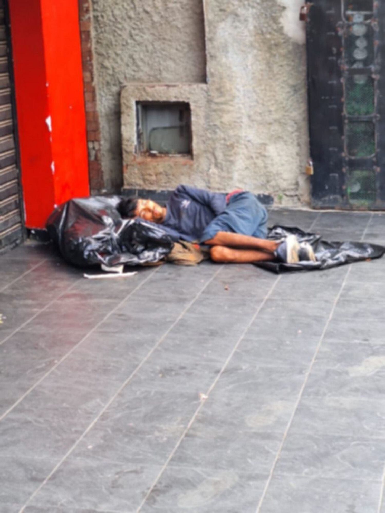 Desde el Concejo de Cali se ha instado a brindar una atención integral a los habitantes de calle. Foto: @JoanManuelSH 