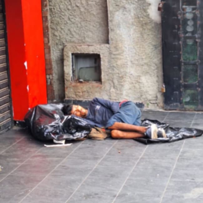 Desde el Concejo de Cali se ha instado a brindar una atención integral a los habitantes de calle. Foto: @JoanManuelSH