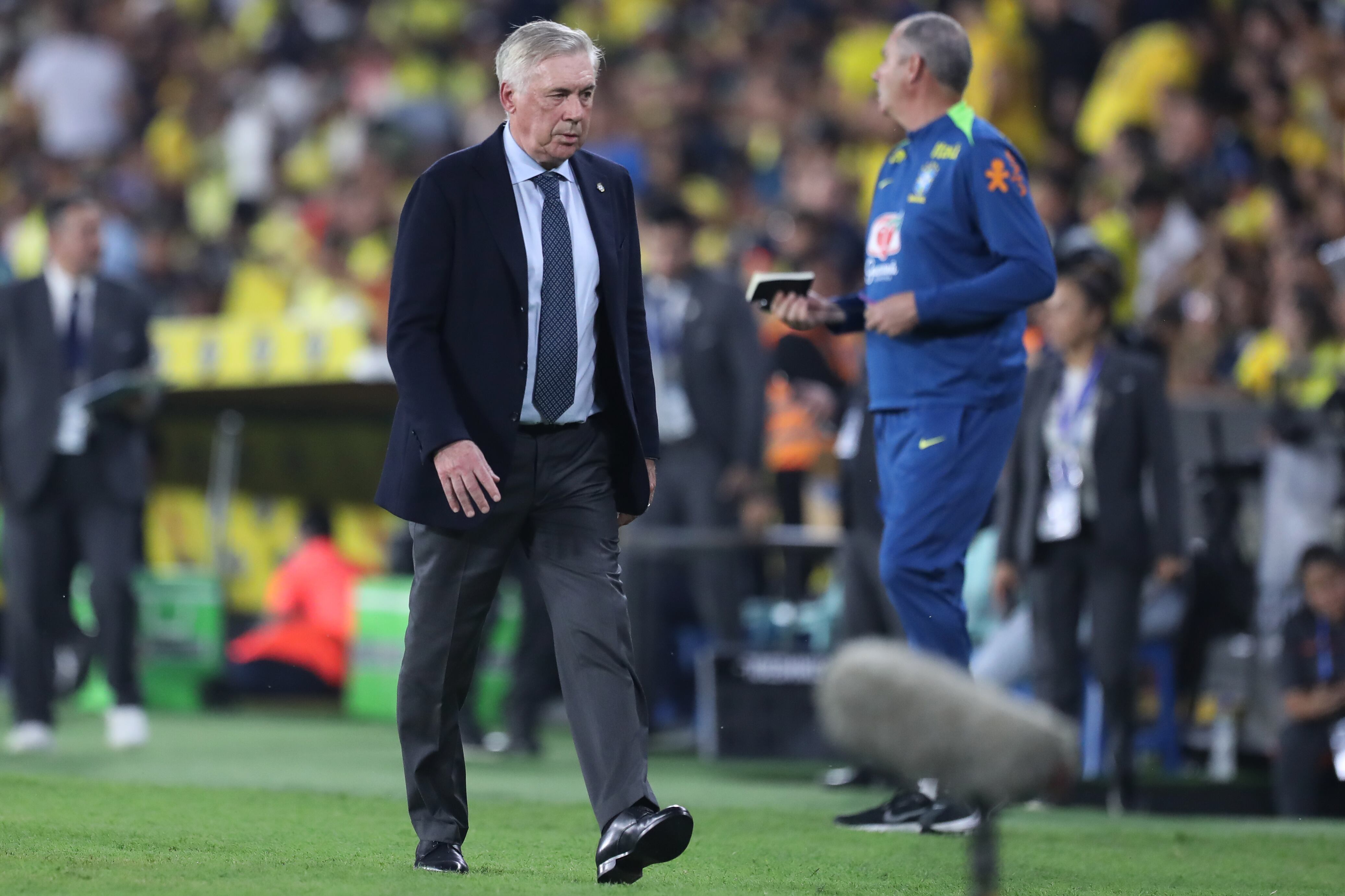 Entrenador de Brasil, Carlo Ancelotti, en el partido por Eliminatorias Conmebol ante Ecuador. FOTO: EFE/ José Jacome