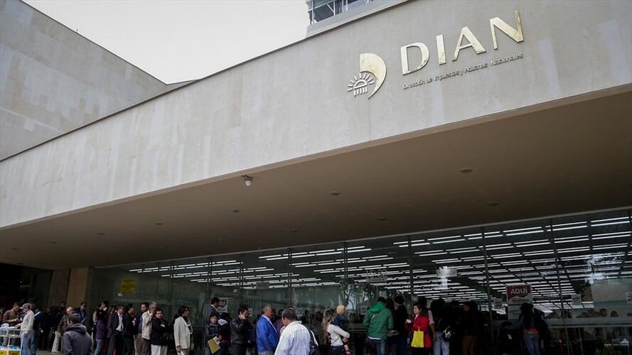 Con ocasión del mantenimiento de equipos de la Dian, no estarán disponibles algunos servicios informáticos prestados para los trámites tributarios, aduaneros y cambiarios. Foto: Colprensa