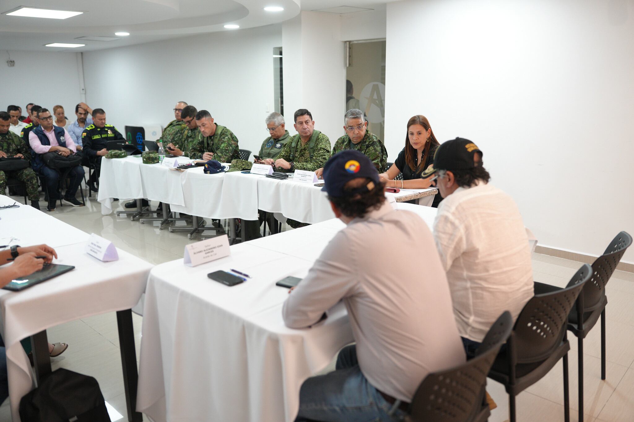 Instalan PMU permanente en Cali tras atentado con explosivos. Foto: Juan Diego Cano - Presidencia