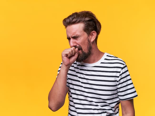 ¿En qué casos la tos es un síntoma de alarma? Experta explicó