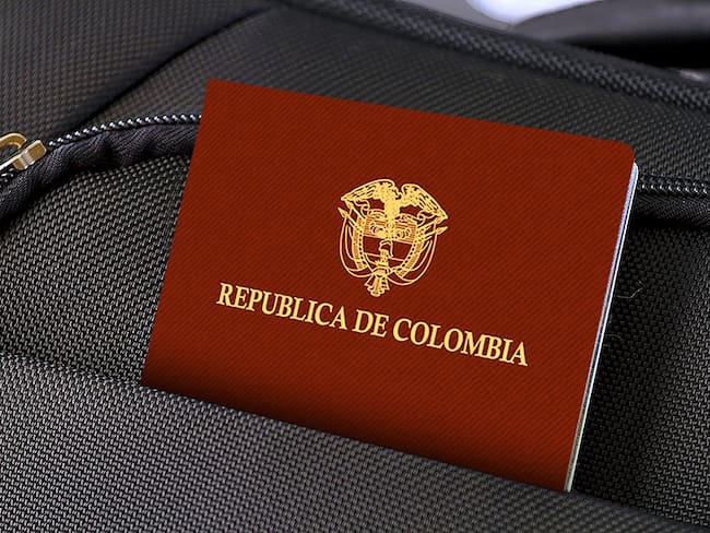 Imagen de referencia de pasaporte colombiano