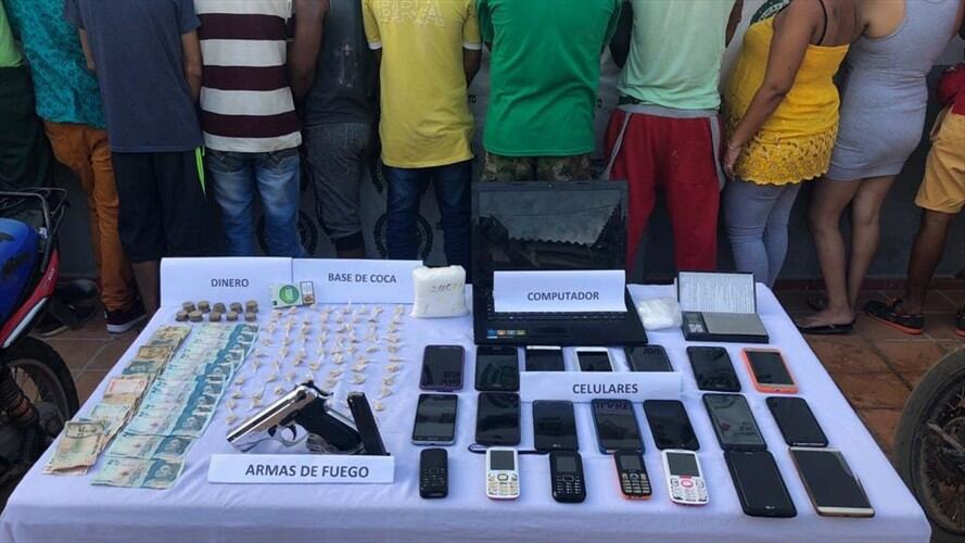 Estas personas se encuentran vinculadas en 31 procesos por los delitos de tráfico de estupefacientes y porte ilegal de armas de fuego. Foto: Fiscalía