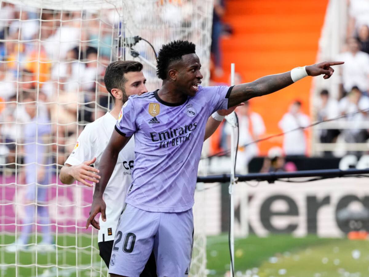 El juzgado N° 10 citó aficionados del Valencia acusados por insultos racistas a Vinicius