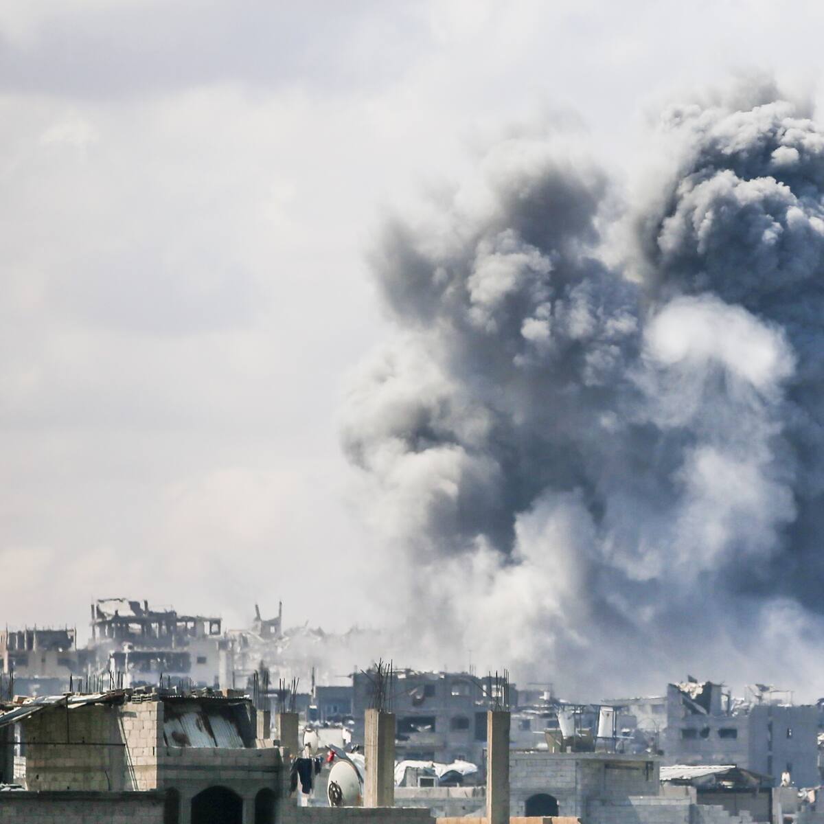 Defensa Civil de Gaza reportó que hay “al menos 10” muertos en ataque israelí