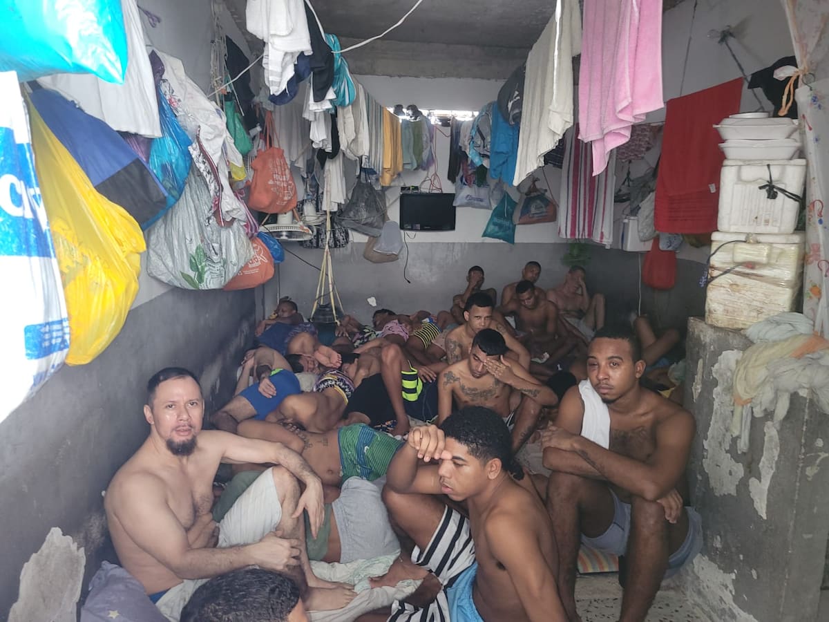 En Cartagena reclusos hicieron motín en estación de policía, por problemas de hacinamiento