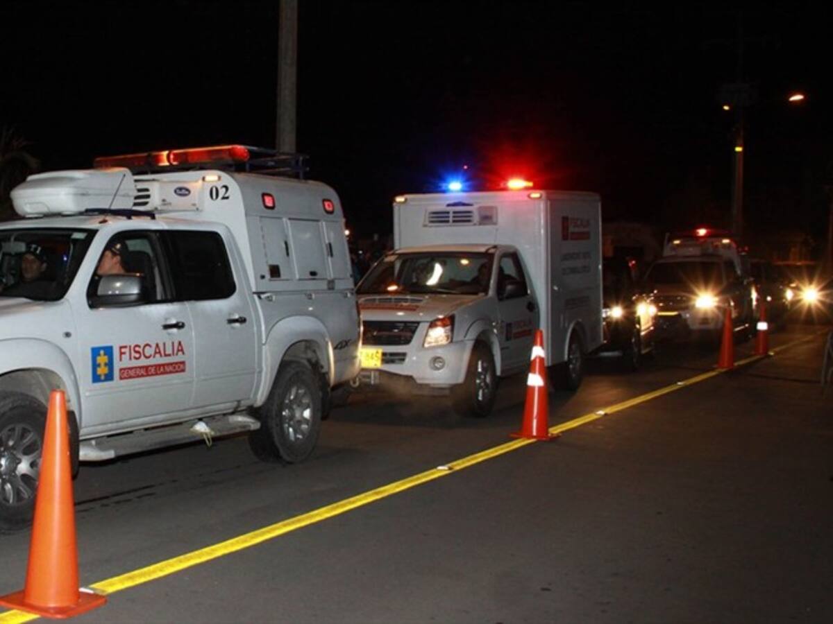 Hallaron a una pareja sin vida al interior de un vehículo en la vía Cali-Yumbo