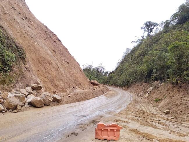 Desde el Instituto Nacional de Vías se habilitó el paso para todo tipo de vehículos por el corredor Florencia - Suaza, que permaneció cerrado a causa de una emergencia ocurrida en mayo / FOTO: Invías