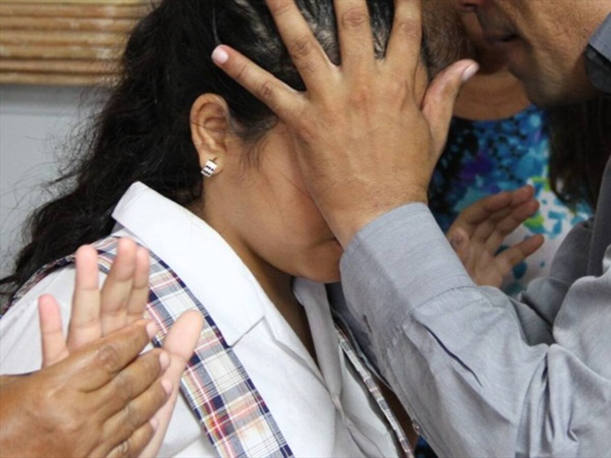 Investigan a docente que golpeó a una estudiante en un colegio del Valle del Cauca