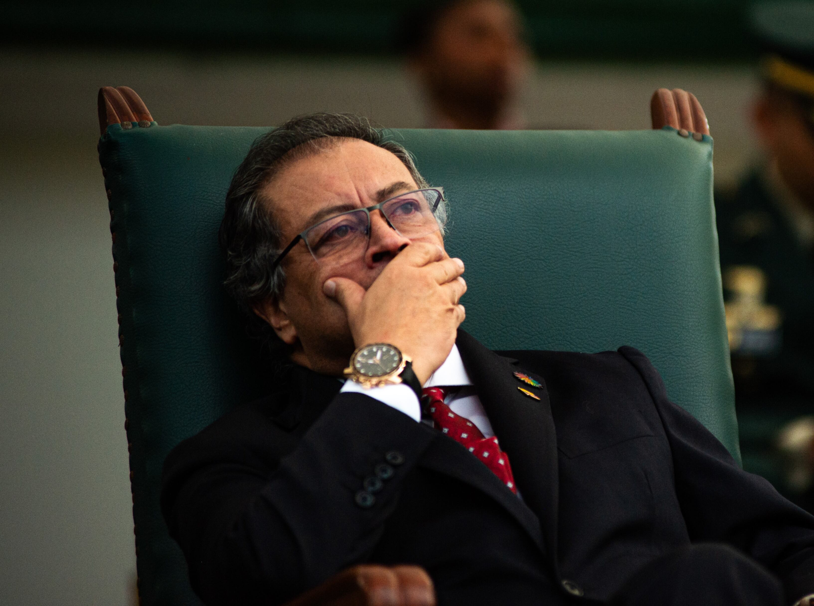 Al Oído: El Gobierno es el golpe blando del Gobierno, “apagan el incendio o se van”