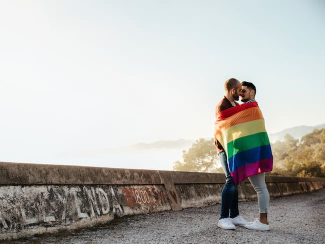 Imagen de referencia de pareja del mismo sexo. Foto: Getty Images.