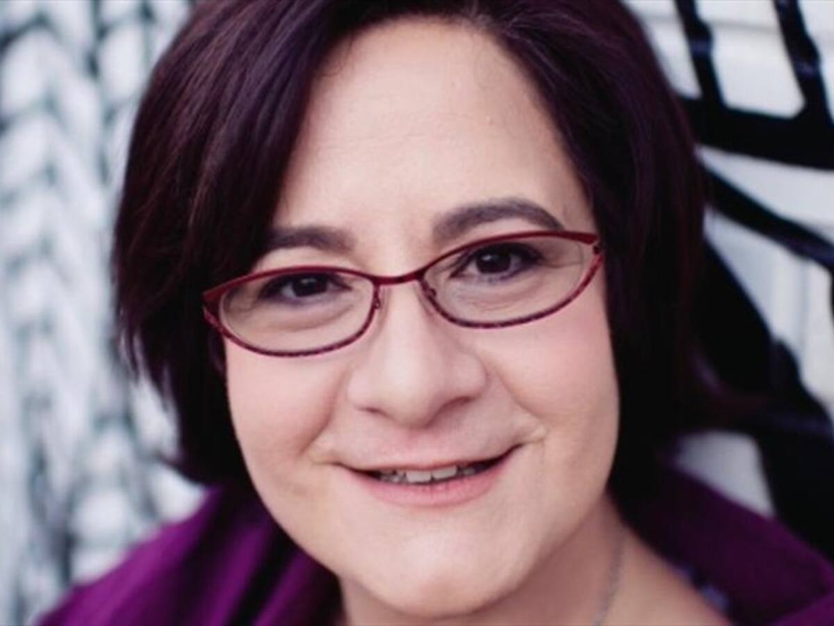 Jennifer Débora Klein, educadora y escritora, es #UnaMujerW