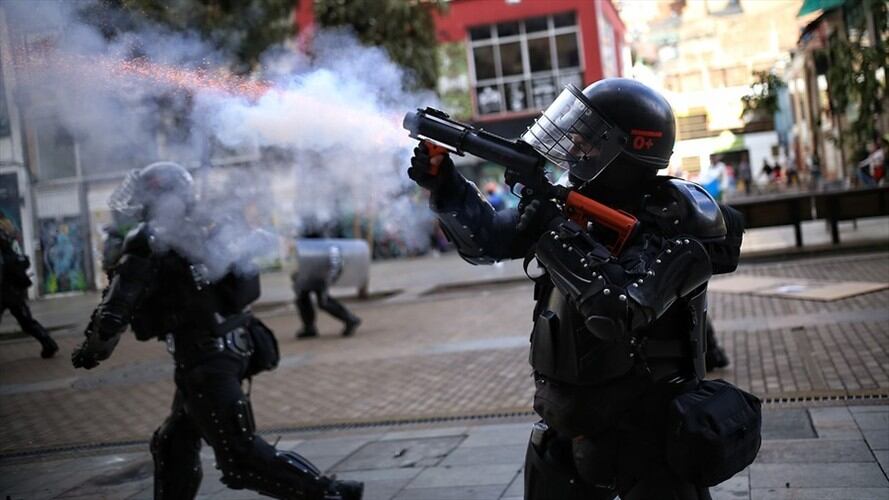 Uso de gases lacrimógenos en manifestaciones. Foto: Colprensa