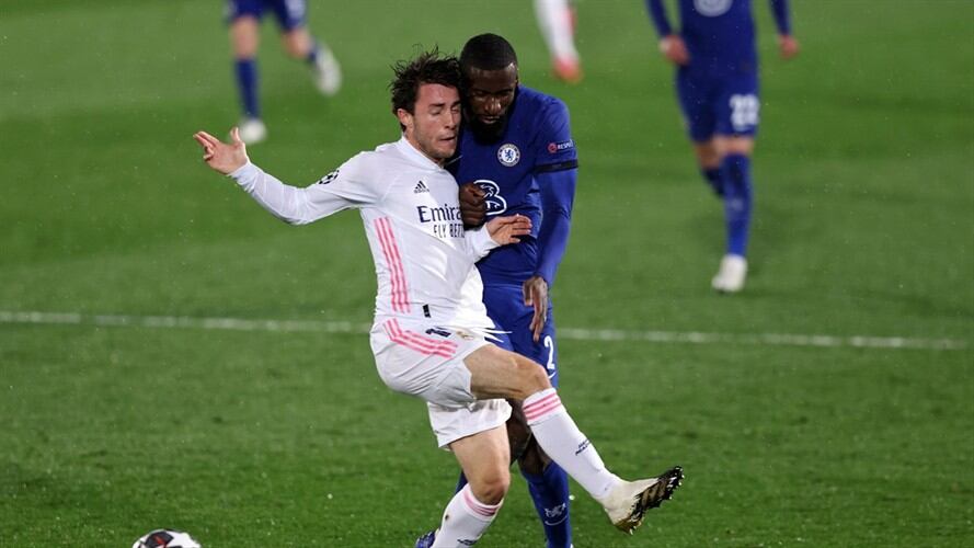 Álvaro Odriozola y Antonio Ruediger en el Real Madrid vs. Chelsea por Champions League. Foto: Angel Martinez/Getty Images