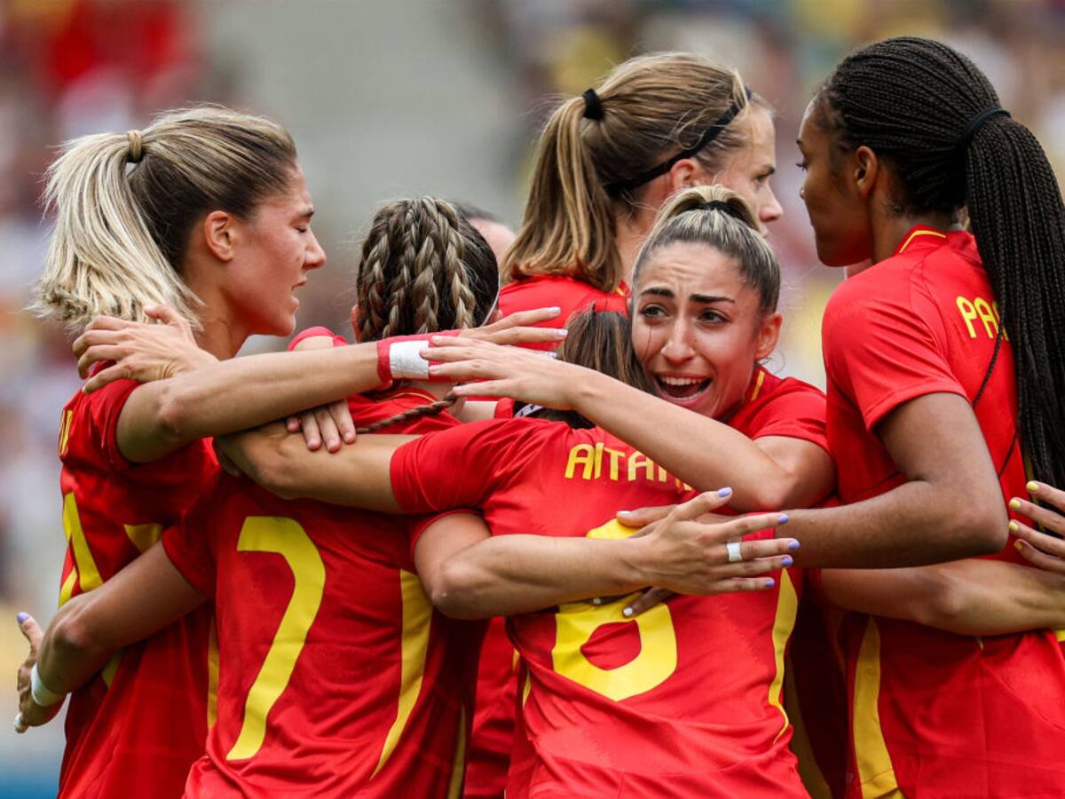 España remontó 2-1 ante Japón de la mano de Aitana Bonmatí en el inicio de los JJ. OO.