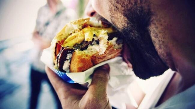 En 2018, el consumo de hamburguesa alcanzó 3.8 billones de pesos en Colombia.. Foto: Getty Images