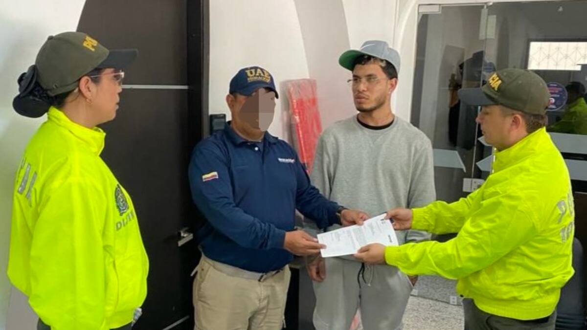 Migración frustra ingreso al país de extranjero que es buscado por autoridades españolas