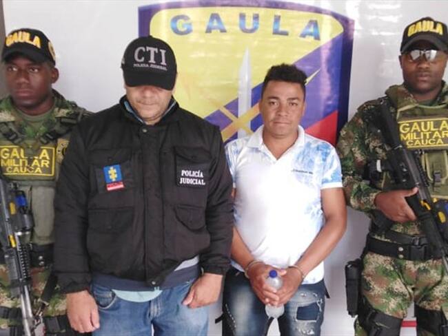Se reportó la captura de alias Bertulfo, presunto disidente de las Farc acusado de extorsionar a ganaderos, comerciantes, agricultores y transportadores. Foto: Ejército Nacional