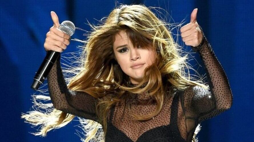 Adiós a los escenarios por ahora: Selena Gómez se tomó un respiro para lidiar con sus ataques de pánico, ansiedad y depresión. Foto: Getty Images, tomada de BBC Mundo.