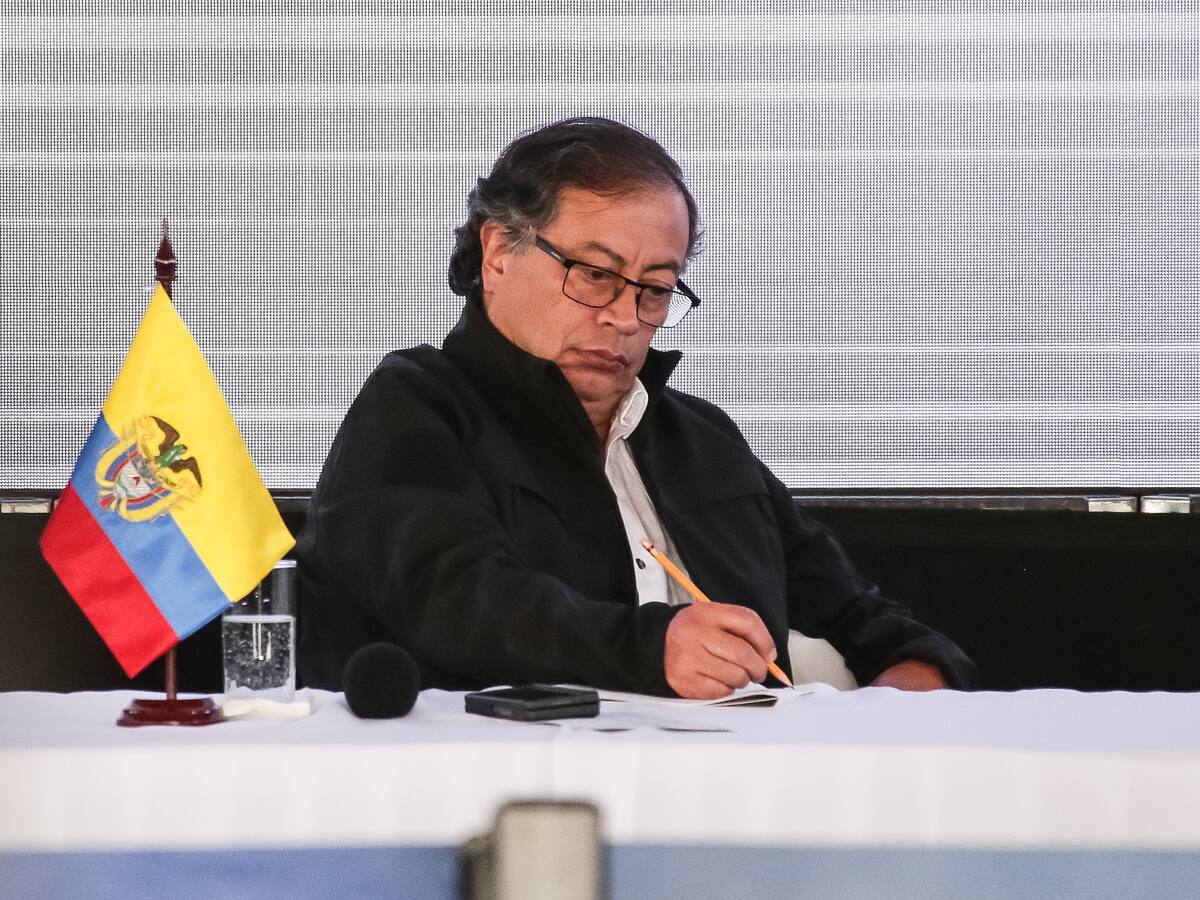 Al Oído: El ELN seguirá secuestrando y Petro busca financiarlos, ¿esto no es delito?