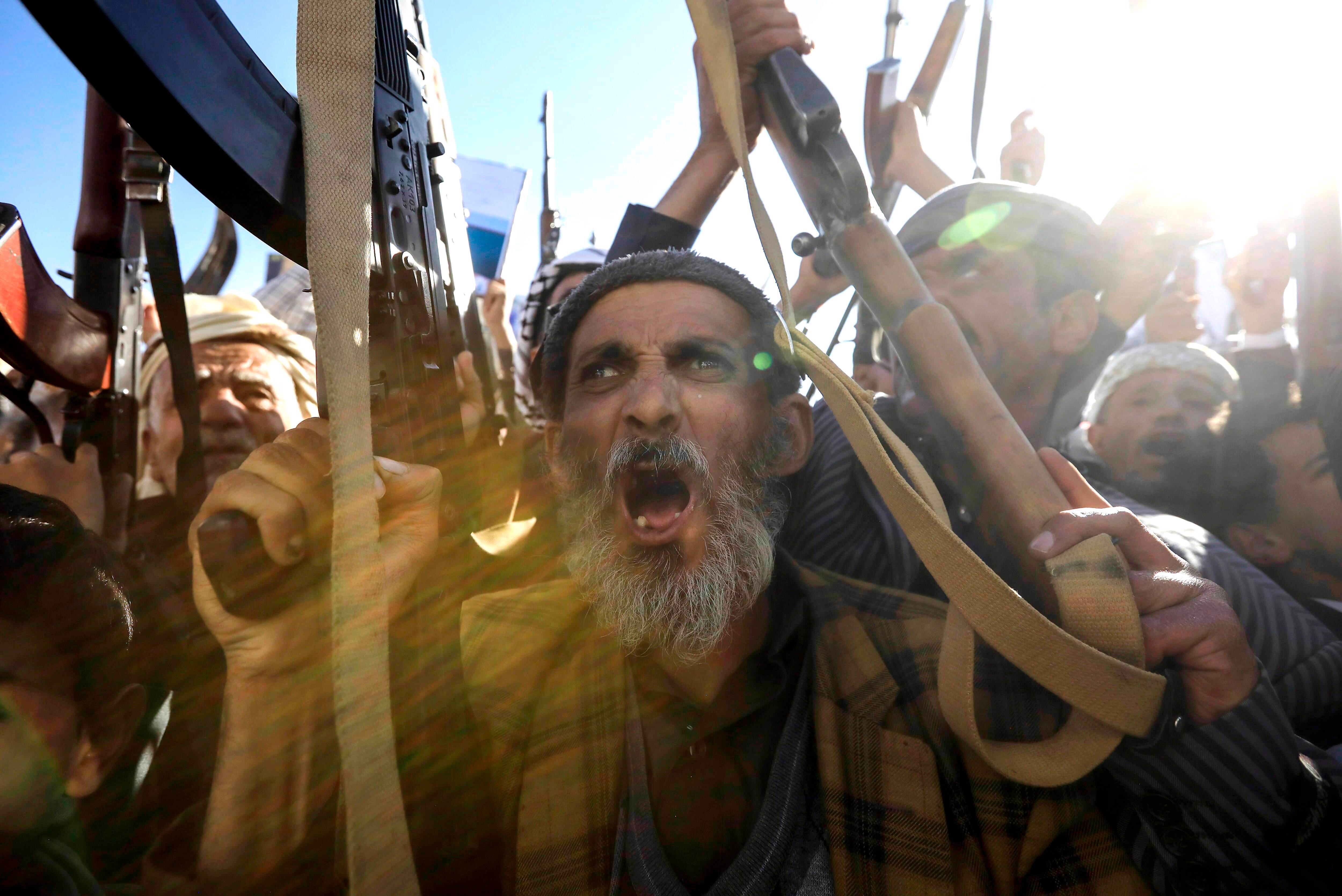 Partidarios de los hutíes FOTO: EFE/EPA/YAHYA ARHAB