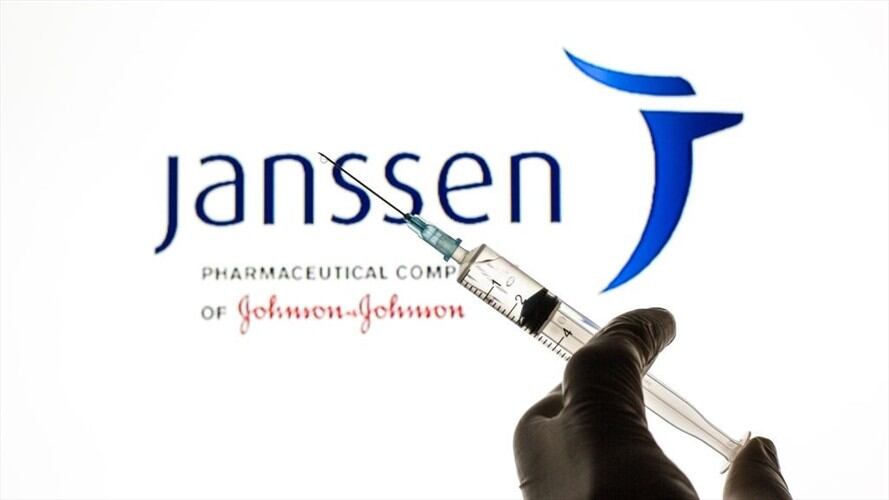 La FDA alertó sobre la vacuna de Janssen por algunos casos relacionados con trombos. Foto: Getty Images / THIAGO PRUDENCIO