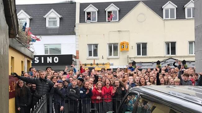 La multitud que se congregó en Galway para ver a Ed Sheeran (c) Instagram. Foto: Bang Media