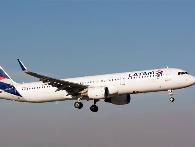 "Ante los nuevos anuncios de cierre de fronteras de diversos países y la consecuente caída en la demanda, LATAM Airlines Group S.A. y sus filiales informaron que reducirán su capacidad en un 70%". Foto: Getty Images