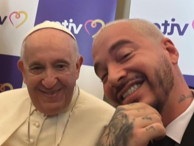 J Balvin y el papa Francisco. Cortesía: Intagram jbalvin