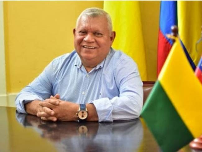 Alcalde de Ciénaga, Magdalena, desmiente que estudiantes usan adoquines como sillas