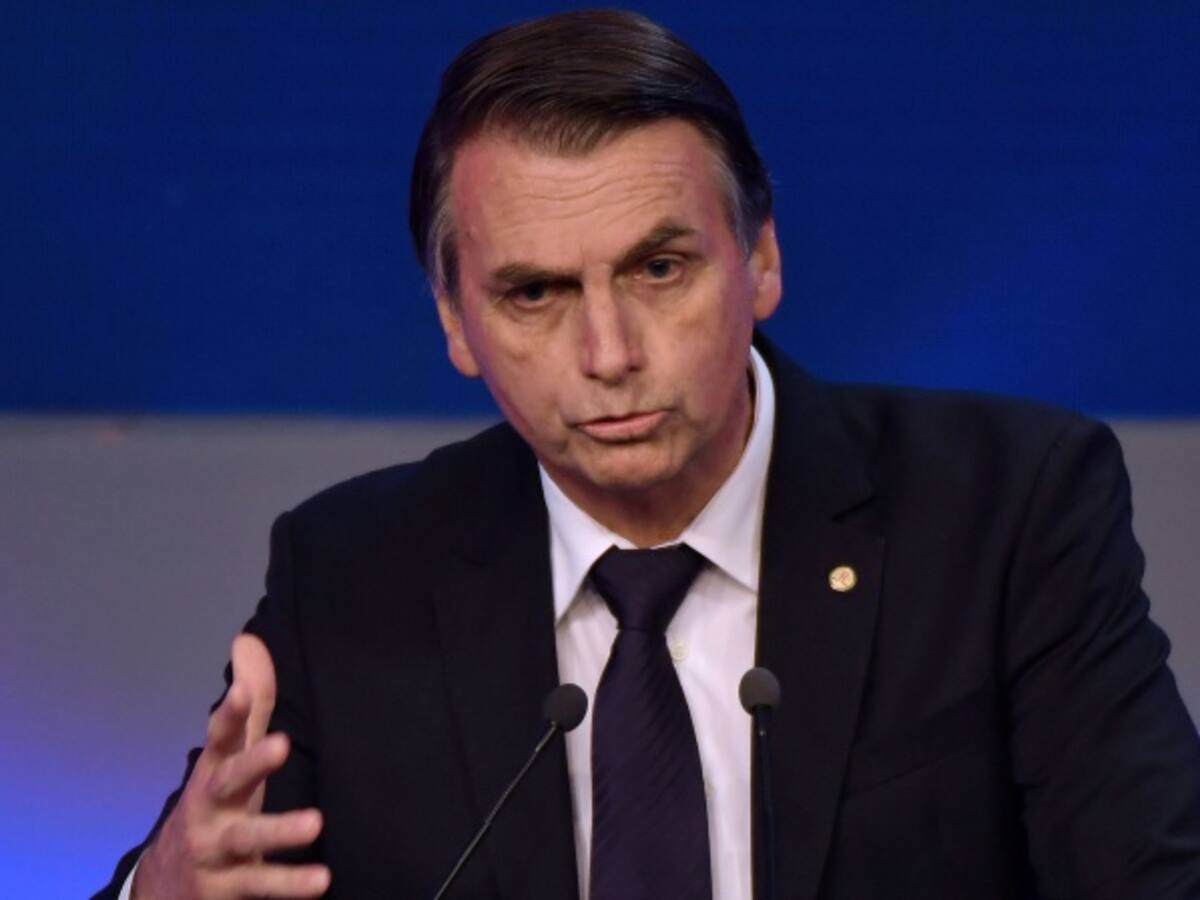 Bolsonaro reaparece, elogia a las Fuerzas Armadas y pide unión contra Lula
