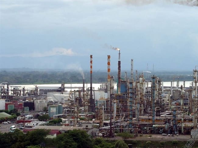 Bloqueo a refinería de Barrancabermeja puede afectar abastecimiento de combustible. Foto: Colprensa