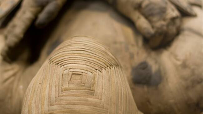 Una momia de mujer de unos 3.000 años de antigüedad presenta los tatuajes más elaborados encontrados hasta el momento en un cuerpo de la época.. Foto: Getty Images