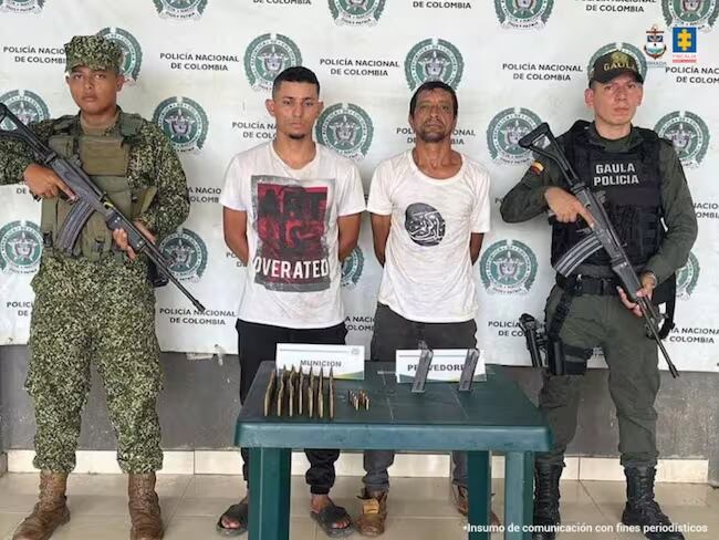 Los implicados fueron capturados en vías del sur de Bolívar. Foto: Cortesía Policía.