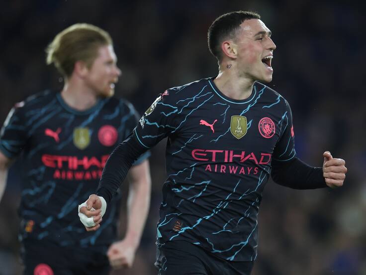 Brighton (United Kingdom), 25/04/2024.- Manchester City&#039;s Phil Foden celebrates scoring the 2-0 lead during the English Premier League soccer match of Brighton & Hove Albion against Manchester City, in Brighton, Britain, 25 April 2024. (Reino Unido) EFE/EPA/NEIL HALL EDITORIAL USE ONLY. No use with unauthorized audio, video, data, fixture lists, club/league logos, &#039;live&#039; services or NFTs. Online in-match use limited to 120 images, no video emulation. No use in betting, games or single club/league/player publications.