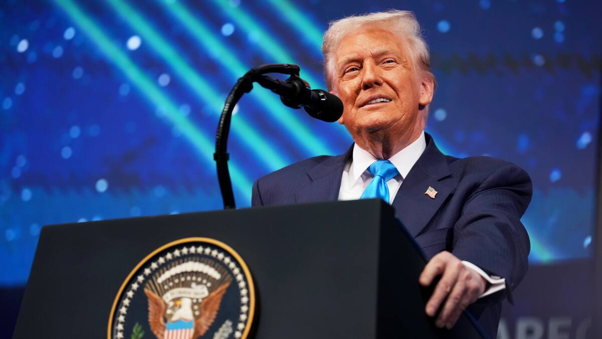 Republicanos y demócratas deberían negociar un programa que reemplace a Obamacare afirmó Trump