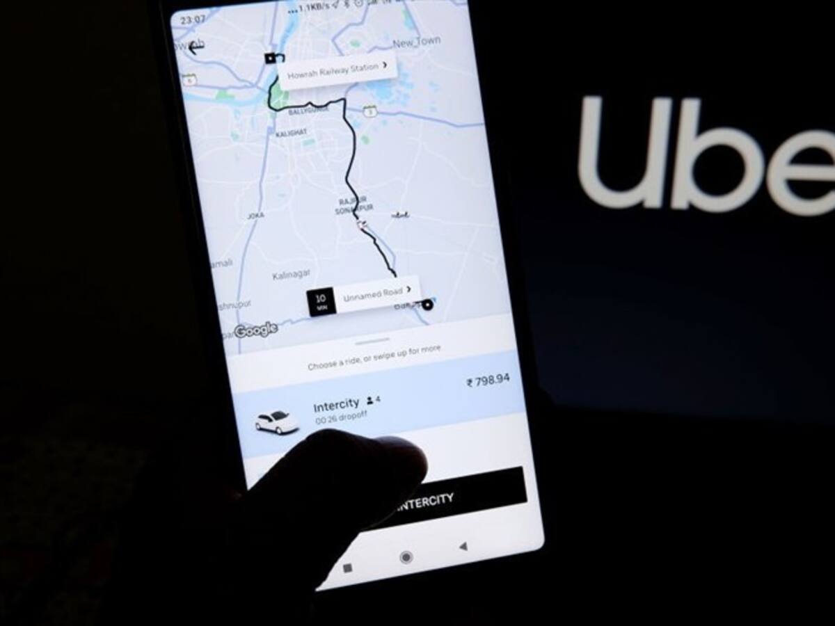 Uber no se ha dejado regular: Exministros de Transporte