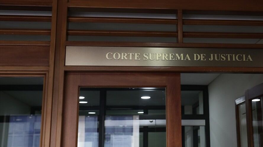 La Corte ordenó que a trabajadores de la EPSA que hacen parte de Sintraelecol se les reconozca el pago de un 45% de su salario por concepto de recargo nocturno a partir de las seis de la tarde. Foto: Colprensa