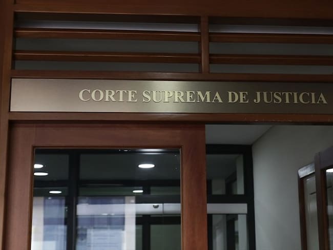 La Corte ordenó que a trabajadores de la EPSA que hacen parte de Sintraelecol se les reconozca el pago de un 45% de su salario por concepto de recargo nocturno a partir de las seis de la tarde. Foto: Colprensa