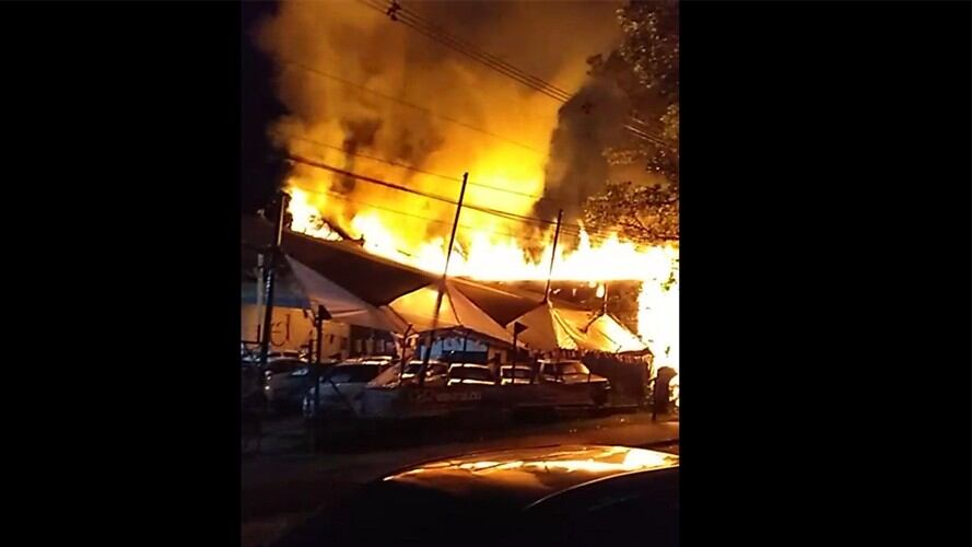 Los bomberos no reportaron lesionados. Foto: Imagen tomada de video.