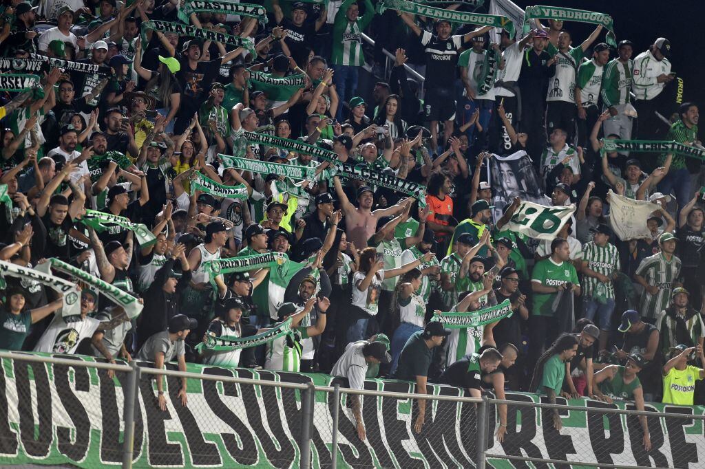Hinchada Atlético Nnacional. Foto: NORBERTO DUARTE/AFP via Getty Images.