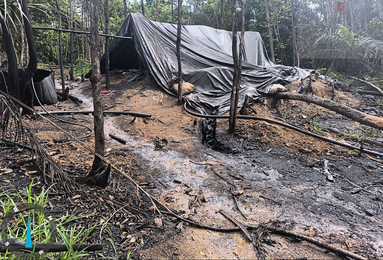 Inhabilitan refinerías ilegales en Norte de Santander. Foto: Ejército Nacional.