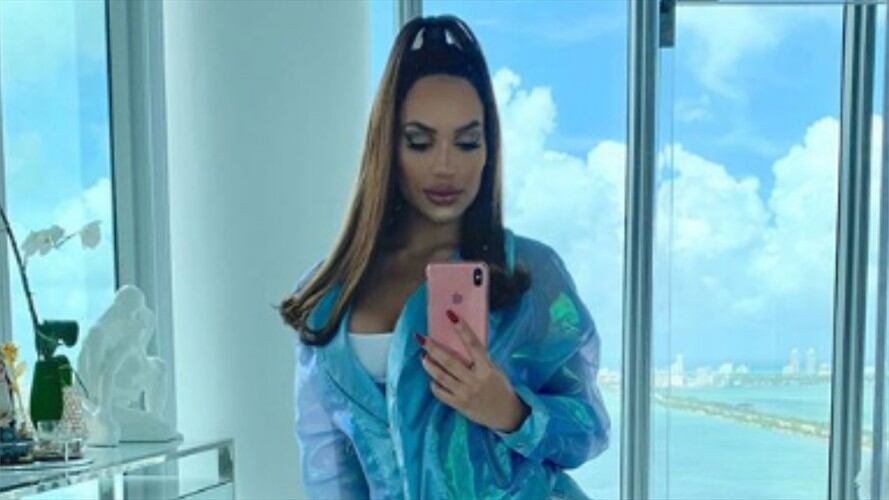 El baile de Andrea Valdiri en redes sociales. Foto: Instagram: @andreavaldirisos