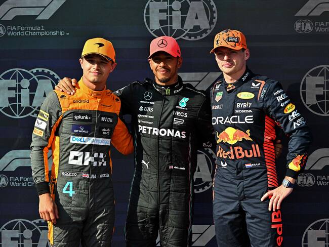 Lando Norris, Lewis Hamilton y Max Verstappen, pilotos de la Fórmula 1 (Foto vía Getty Images)