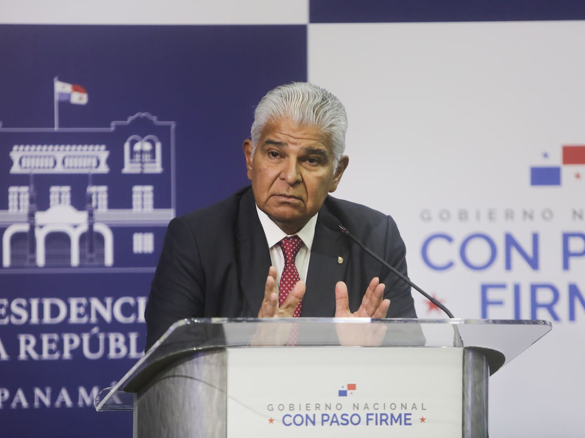 Presidente de Panamá espera que otro país acoja a migrantes venezolanos deportados