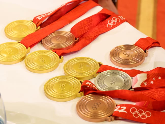 Foto de referencia de medallas olímpicas en los Juegos Olímpicos de Invierno de Beijing. (Photo by Patrick van Katwijk/BSR Agency/Getty Images) NOCNSF